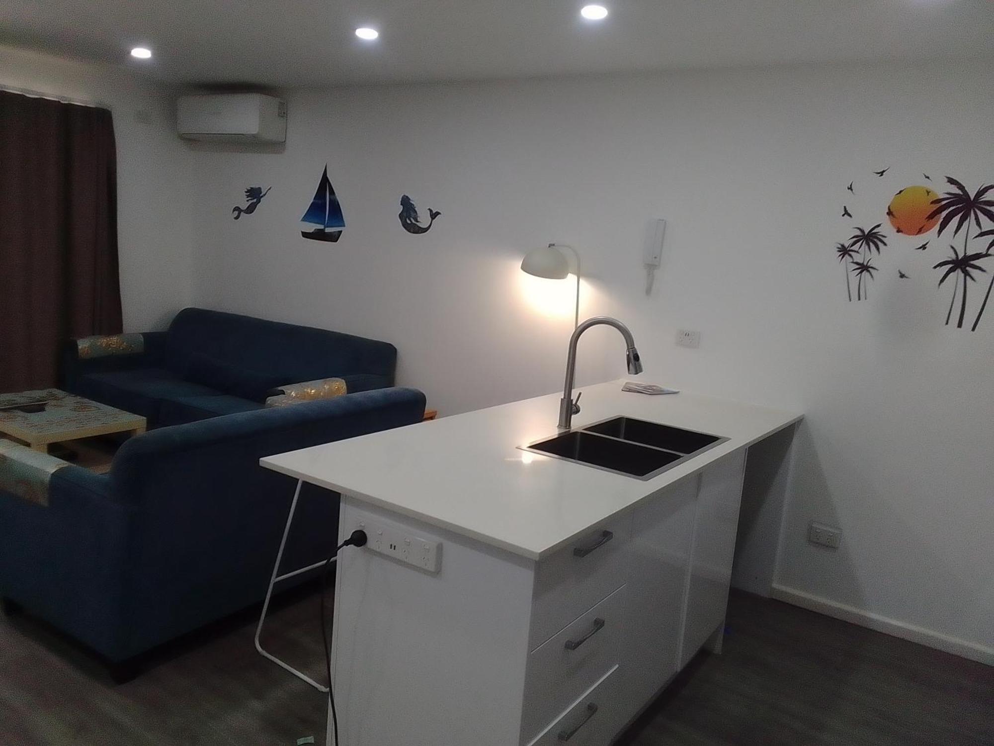 Surfers Tradewinds Hotel Gold Coast Room photo